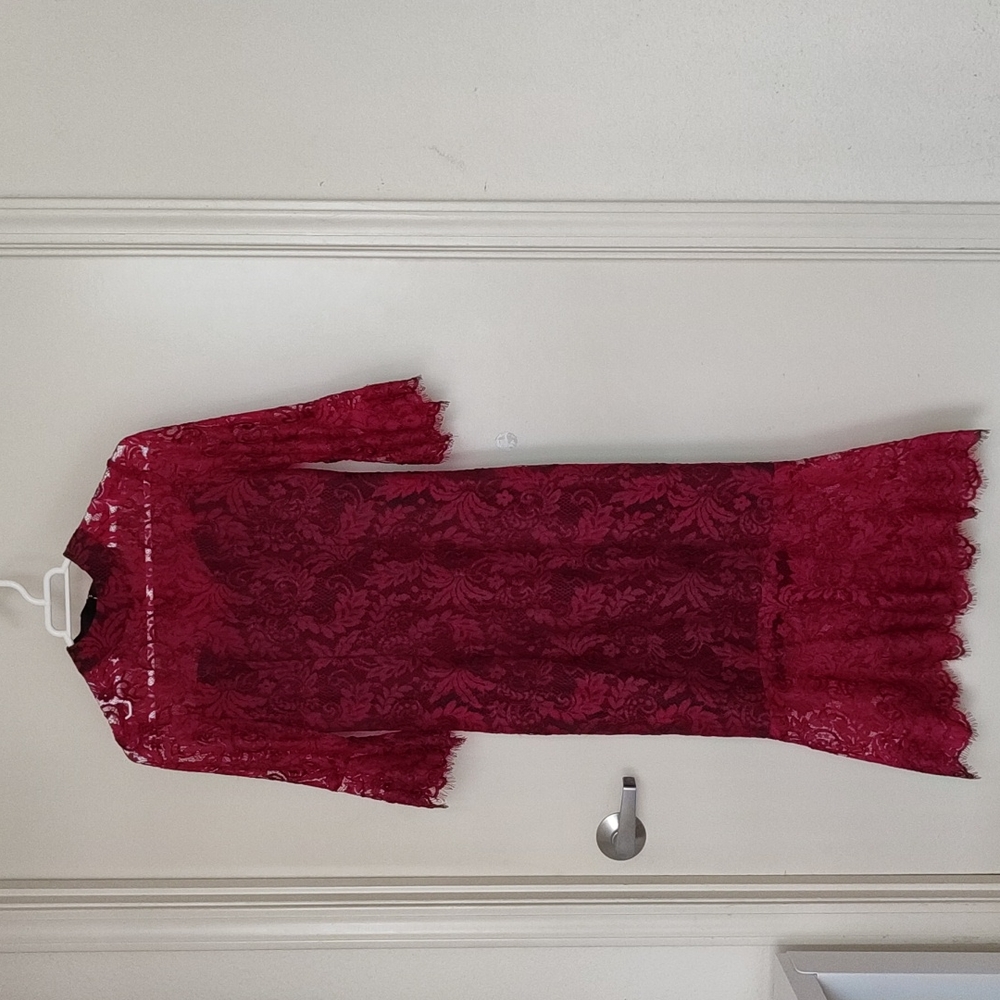 Red lacy evening dress